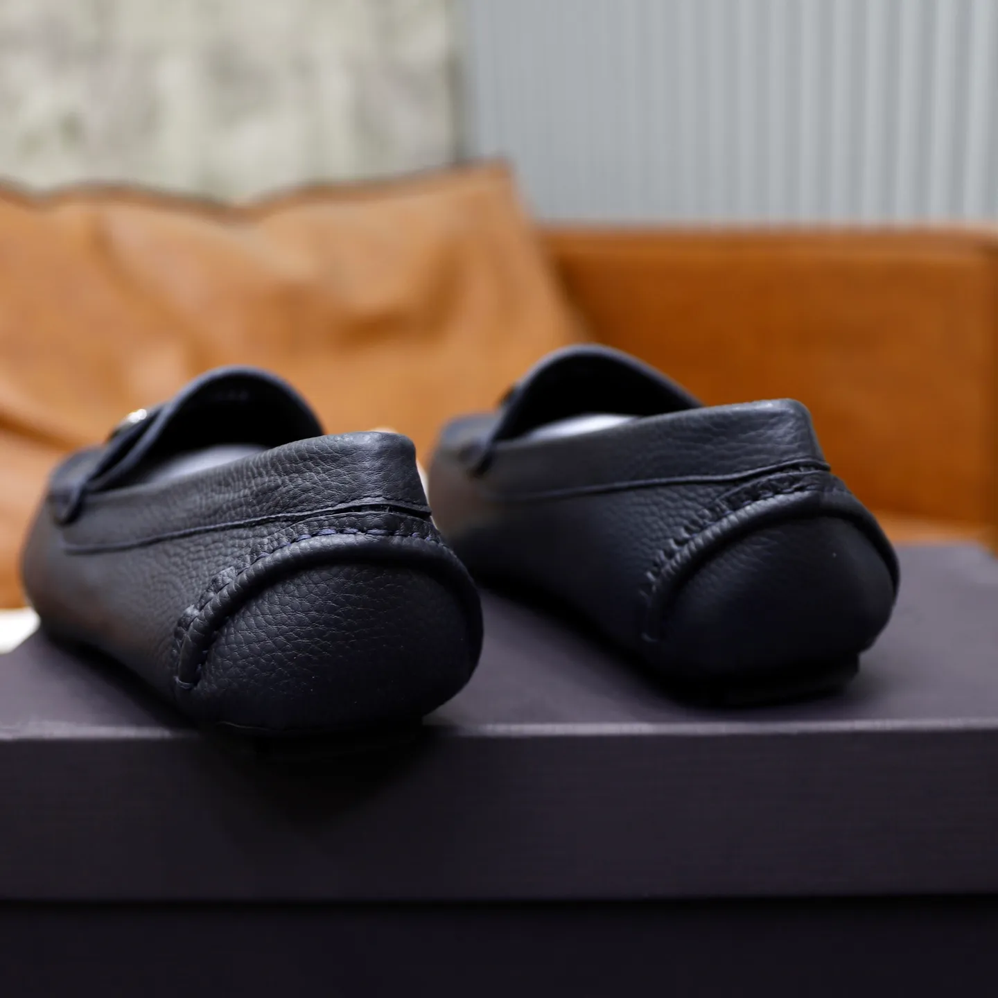 Men's shoes: 640💰VALENTINO, made of imported cowhide with imported water-dyed cow lining, iconic hardware and iconic wear-resistant outsole. 38-45 (customized at 45) VALENTINO packaging All orders enjoy the brand’s iconic product packaging